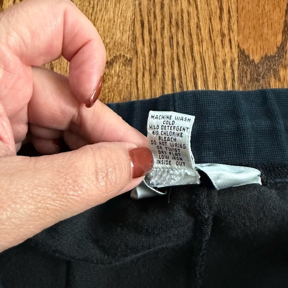 Karl Lagerfeld Paris Black Floral Lace Overlay Blouse - Large - Picture 4 of 8